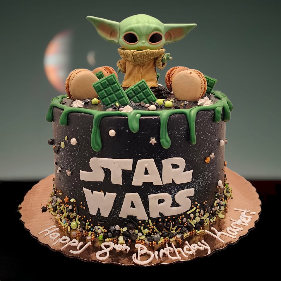 Star Wars Baby Yoda galaxy drip cake